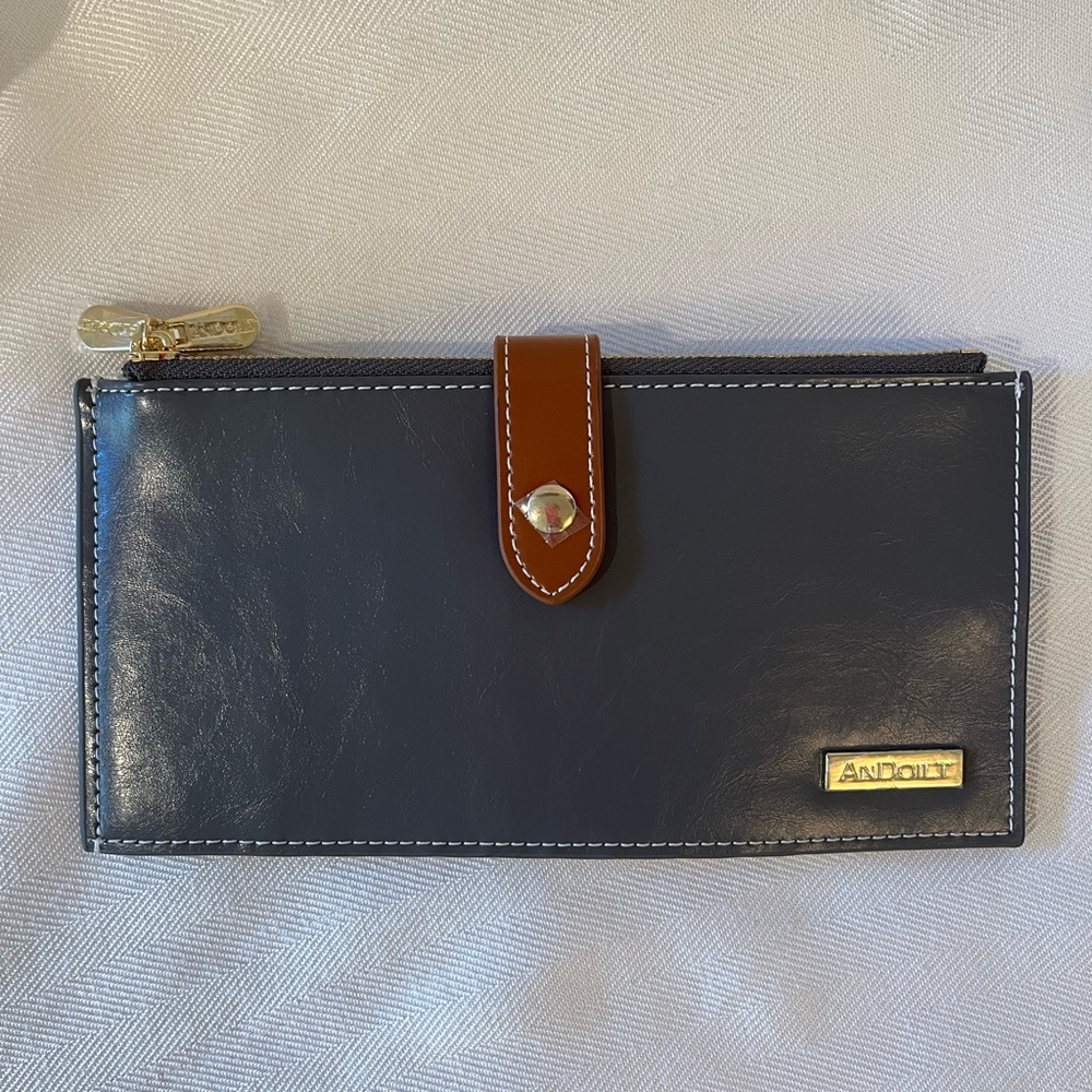 Andoilt gray leather wallet,‎ like new!